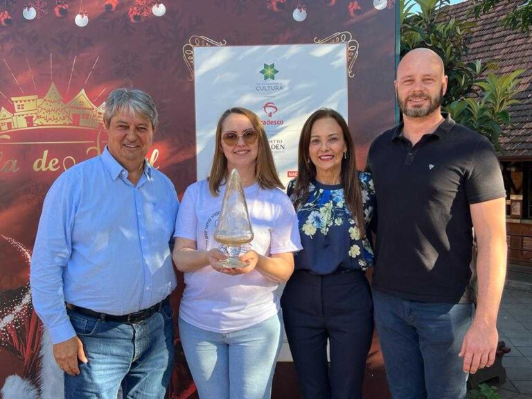 Executivo e Gramadotur entregam o troféu ao vencedor do Tannembaumfest