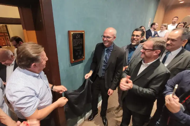 Teatro Elisabeth Rosenfeld é reaberto em espaço totalmente reformado e ...