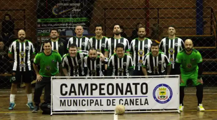 Galera da Estevão lidera o Futsal Máster de Canela