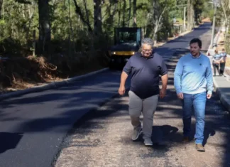 Prefeitura de Canela investe mais de R$ 1 milhão e leva asfalto à Rua Érico Veríssimo