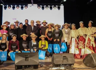 Famílias expositoras da 32ª Festa Colonial recebem homenagem pelo Dia do Colono