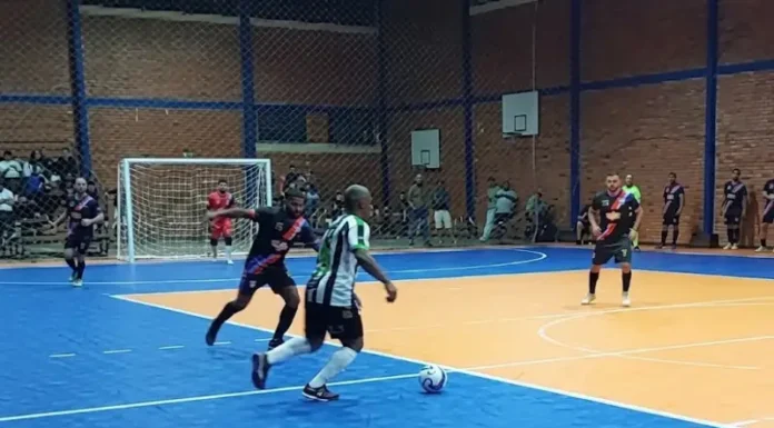 Oito e Meia e Suvaco decidem o título do Futsal Veterano de Canela
