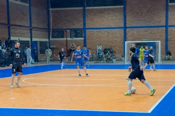 Série Ouro de Futsal de Canela começa com 21 gols em três partidas