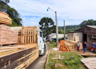 Programa Arrumando a Casa fornece materiais para reforma de residências de famílias em vulnerabilidade habitacional