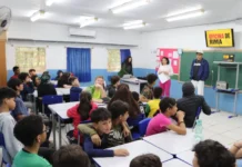 Projeto “Vozes em Rima” incentiva leitura e arte na Escola Dante Bertoluci
