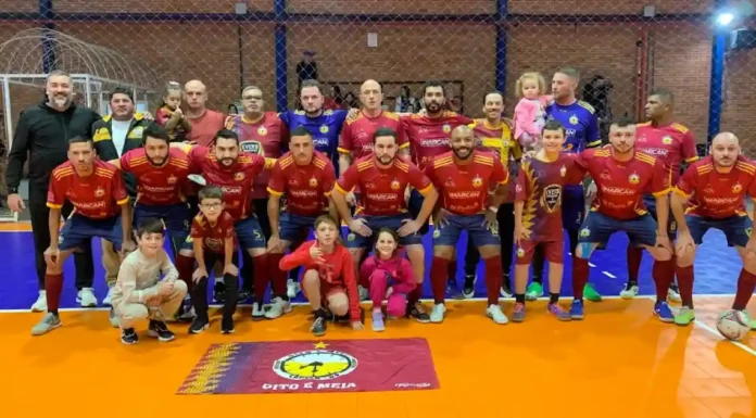 Oito e Meia vence novamente e garante o título do Futsal da Série Prata