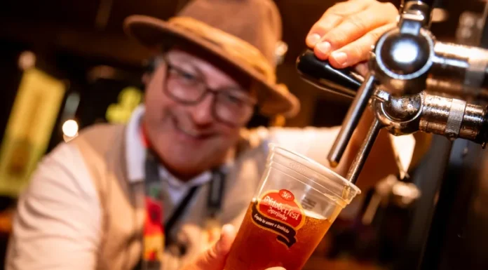 Oktoberfest de Igrejinha celebra 50 dias para a festa com promoção de desconto em ingressos