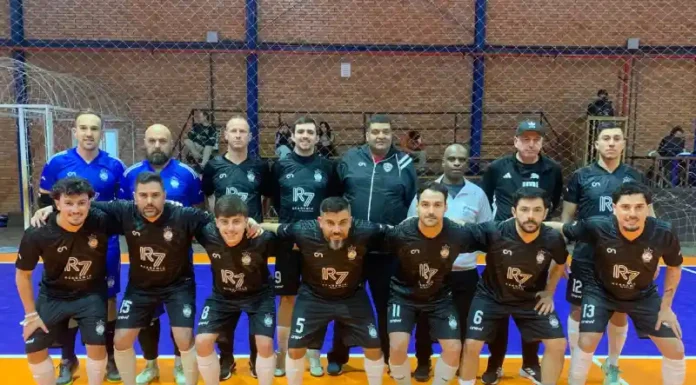 Bola 8 e GDE vencem e lideram a Série Ouro de Futsal de Canela