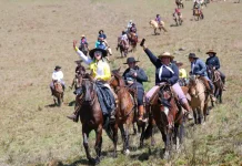 Cavalgada de Prendas pioneira no Brasil espera receber 600 mulheres em Cambará do Sul