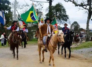 Canela abre os Festejos Farroupilhas com a Ronda Crioula