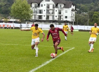 Com decisões polêmicas da arbitragem, Gramadense empata com o Pelotas e decide permanência no domingo