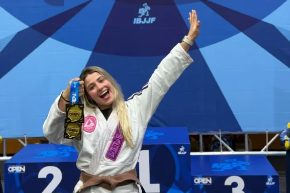 Atleta gramadense Laura Vidal conquista dois títulos em competição internacional na Malásia