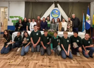 Estudantes da Escola Santos Dumont fundam cooperativa escolar com projetos de sustentabilidade