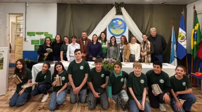 Estudantes da Escola Santos Dumont fundam cooperativa escolar com projetos de sustentabilidade
