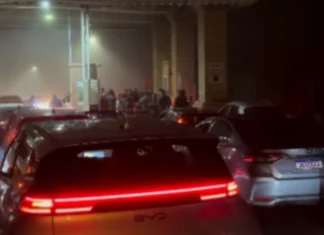 Confusão no Serra Park deixa motoristas de aplicativo e turistas retidos após espetáculo do Natal Luz