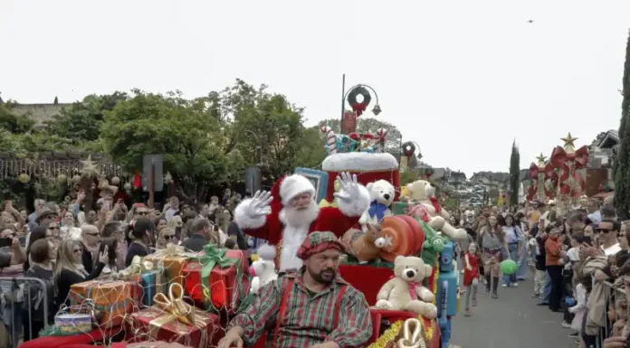 Parada de Natal terá edição extra nesta segunda-feira durante o feriadão em Gramado